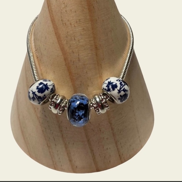 Hand Crafted Jewelry - ARTISAN Ceramic Flower Dione Bracelet